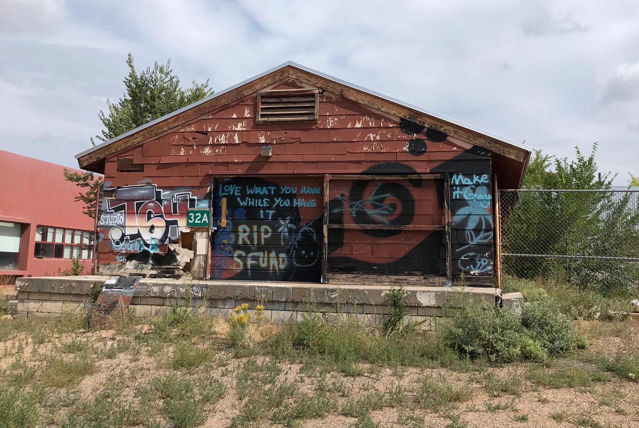 The last remaining military barracks - and last remnant of this important history- are in great structural condition to become MAKE Santa Fe makerspace and Youthworks ecological and construction training spaces!